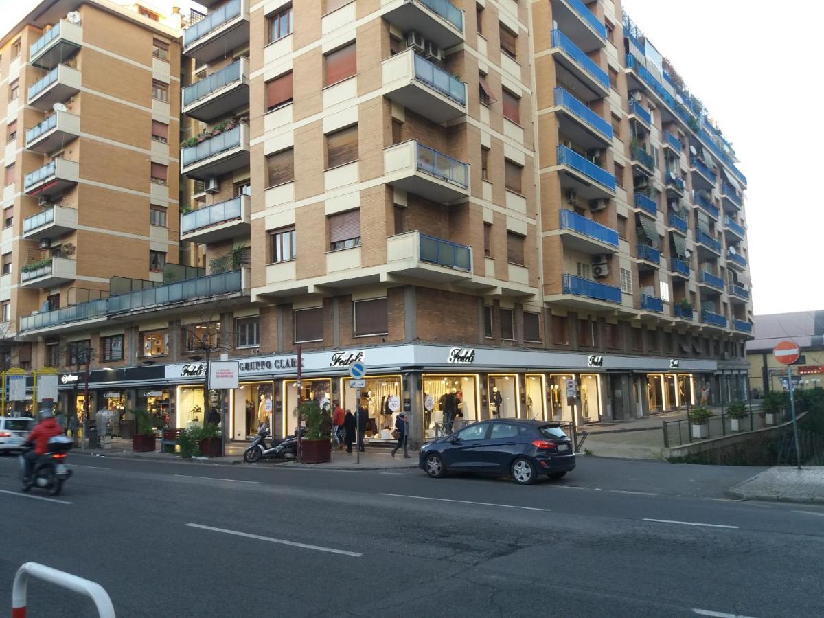 Roma Trastevere Station Bagian luar foto