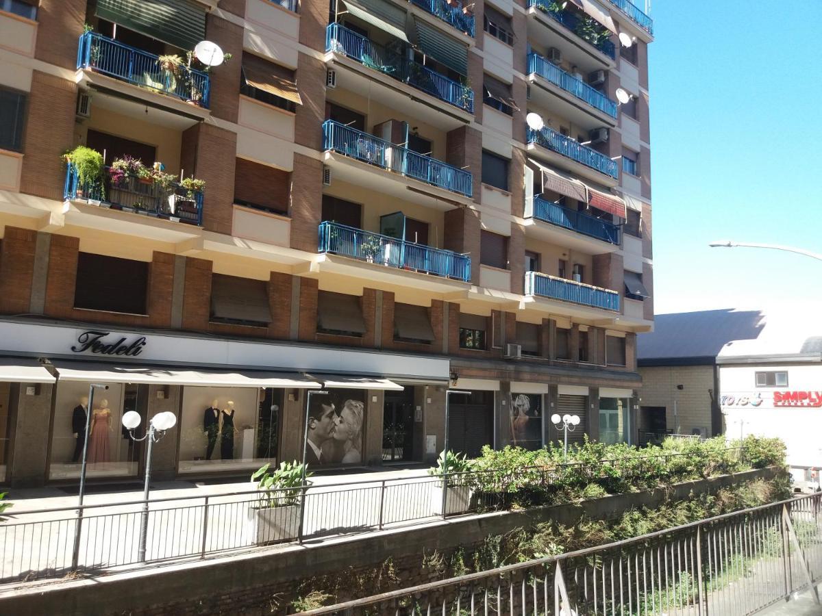 Roma Trastevere Station Bagian luar foto